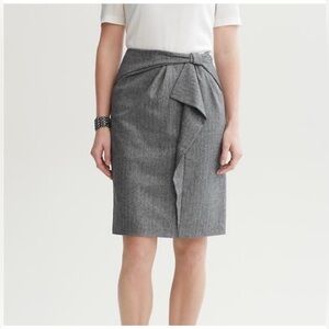 New Banana Republic Pencil Skirt Womens 0P Wool Blend Gray Accented Waist